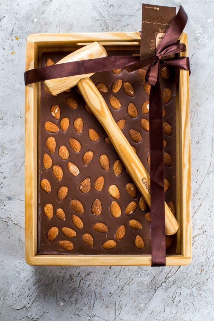 chocomelteg milk chocolate filled with almond
